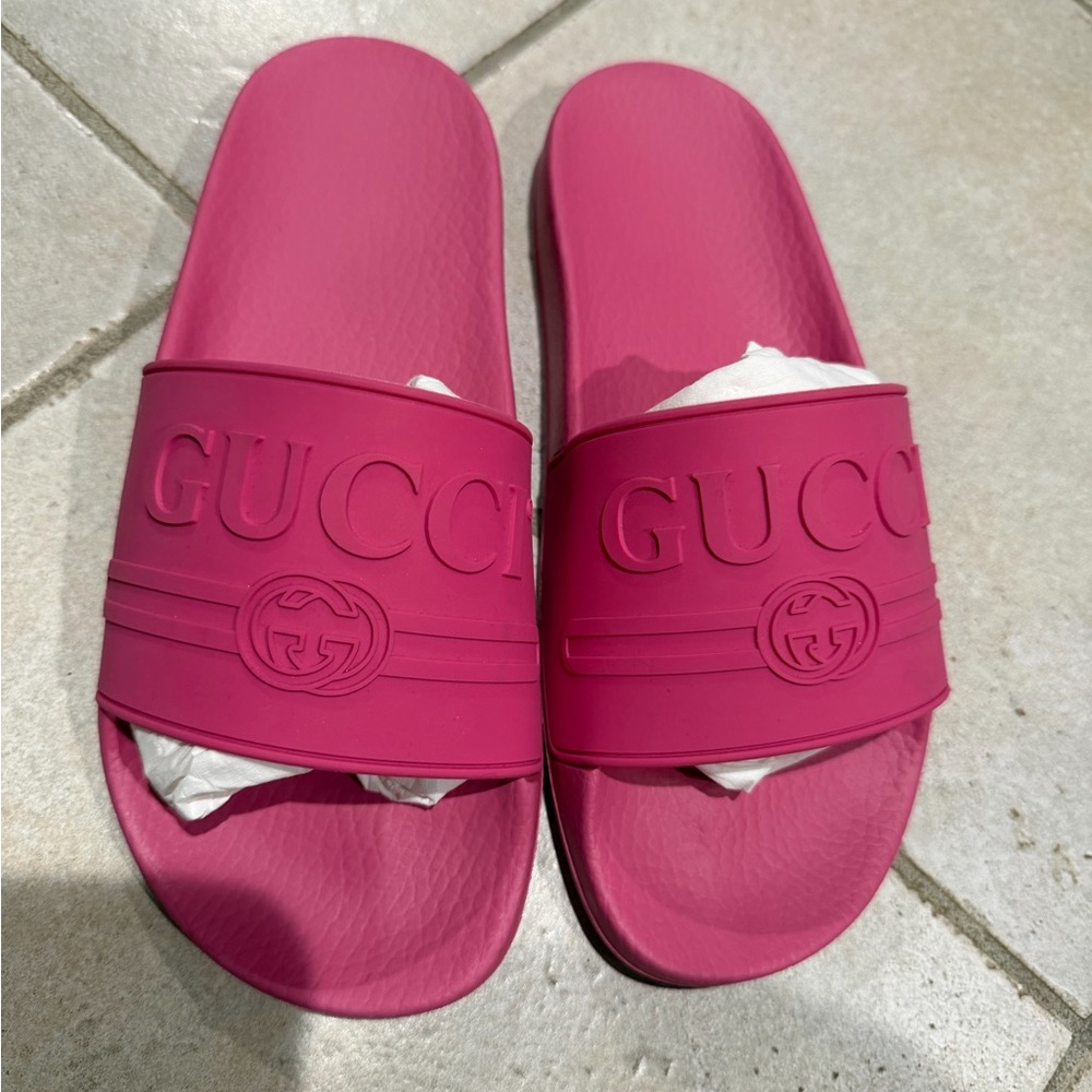 Gucci Fuchsia Slide Sandals